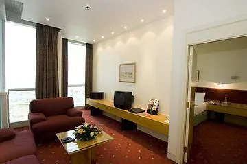 Hilton Baynunah Hotel Abu Dhabi 3*,  United Arab Emirates